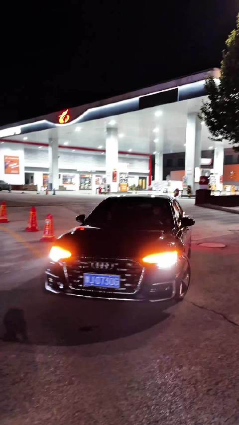 再也不是那个只会扫共享单车的精神小妹了