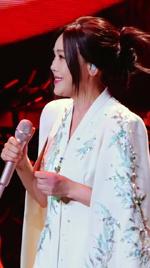 在田震的红尘客栈里 我听到了 “虽心中有江山 也能快意潇洒”的洒脱和通透