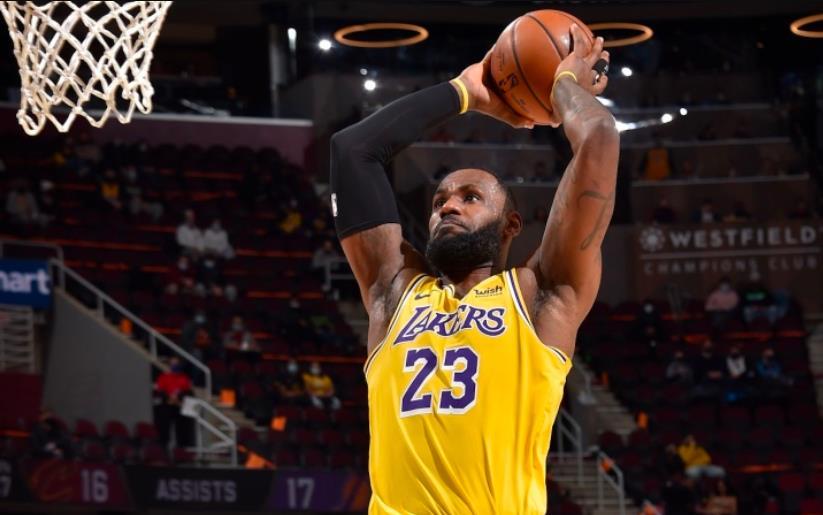 <b>无缘一阵！三大内线挤走詹姆斯，他或无缘再刷</b>