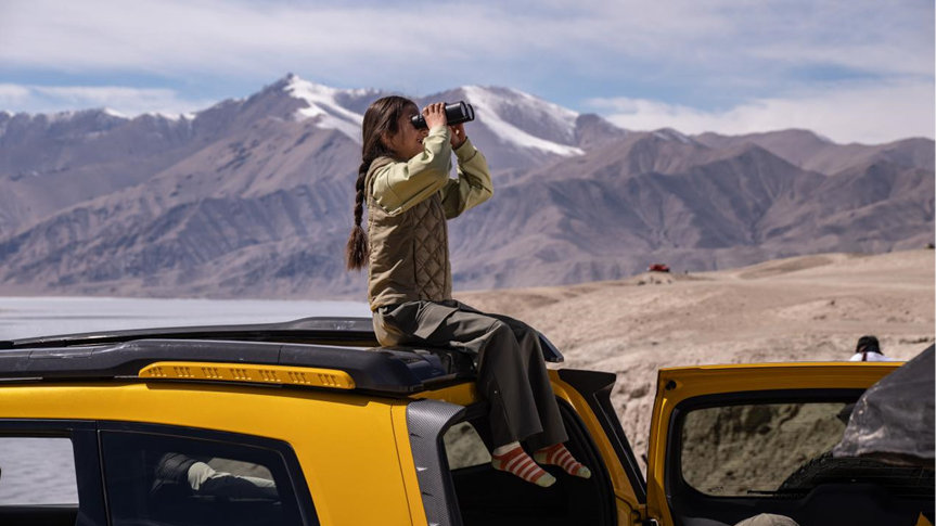 面对家庭舒适碰撞硬核穿越 深蓝G318与BJ40增程都是如何应对？