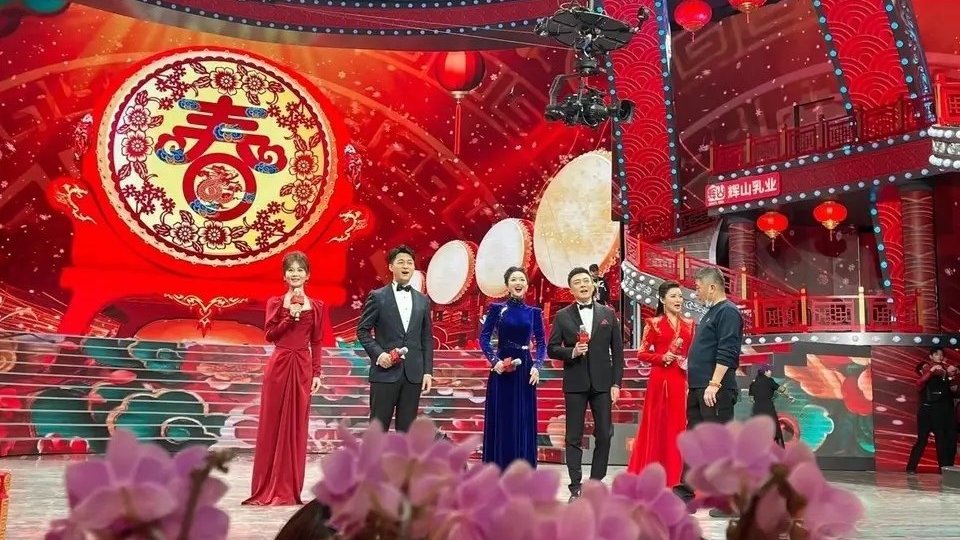辽视春晚主持人阵容曝光,刘心悦稳居C位,端庄优雅有“一姐”范|做自己的光|春节联欢晚会|辽宁卫视|央视|辽宁卫视春晚_新浪新闻
