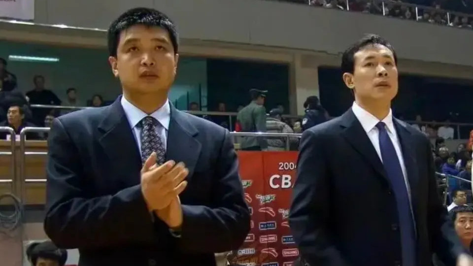 彻底下课！闵鹿蕾终究没有许利民的觉悟，后者成CBA60后主帅独苗