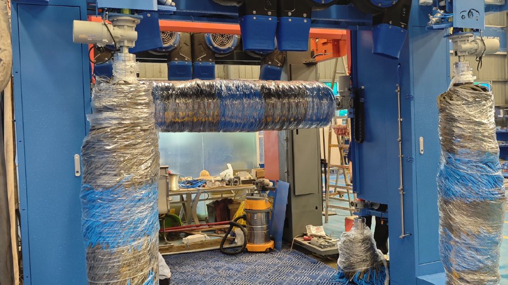 全自动洗车机竟用AI识别车漆划痕？2025智能养护新趋势