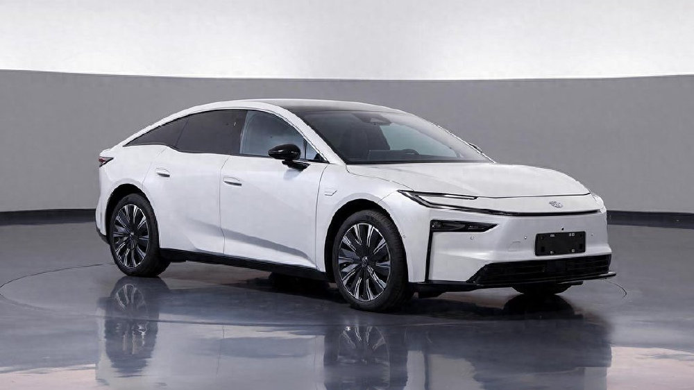 广汽丰田全新中大型轿车申报，无框式车门，车长5130mm，华为动力