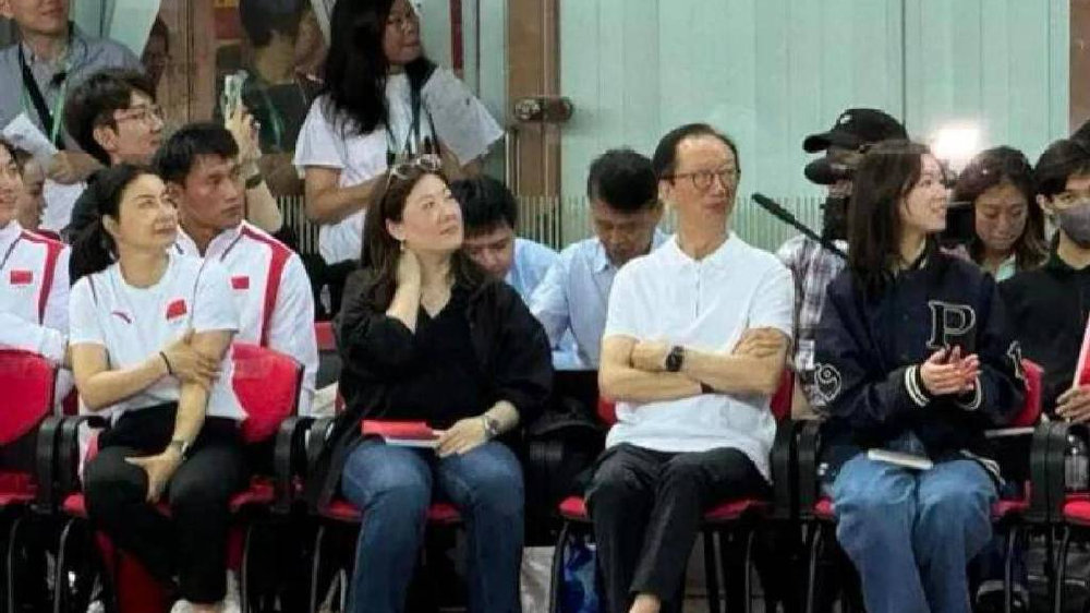 伏明霞做梦也想不到，和丈夫生的23岁大女儿，已经开始为她争光了