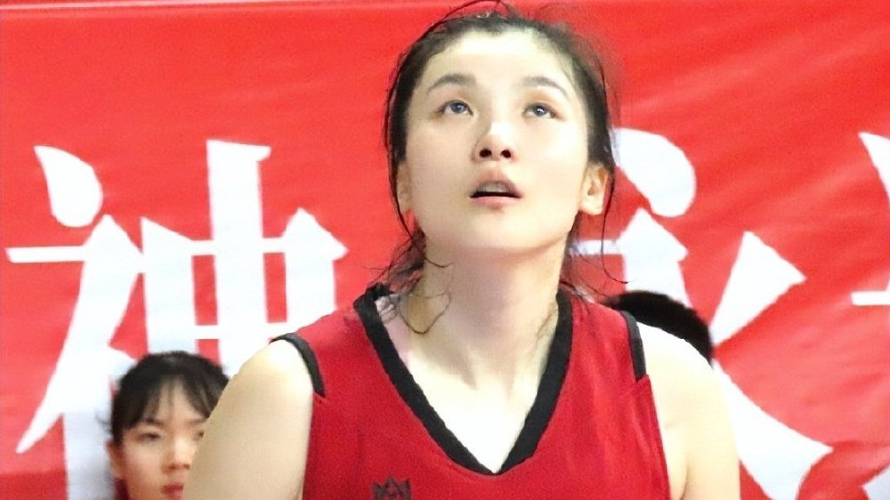 女篮又一大器晚成代表！轰33+7带队险胜 27岁被宫鲁鸣看中入一队