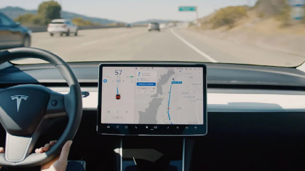回应对手，特斯拉发布FSD安全报告：事故率远低于美国平均水平