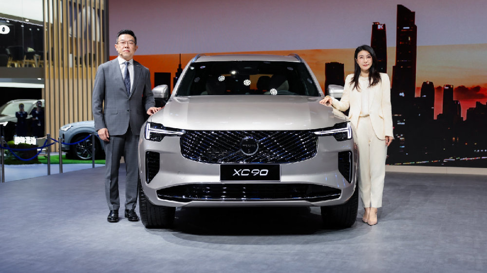 无论油电，都是安全旗舰  沃尔沃汽车携手品牌代言人郭晶晶亮相广州车