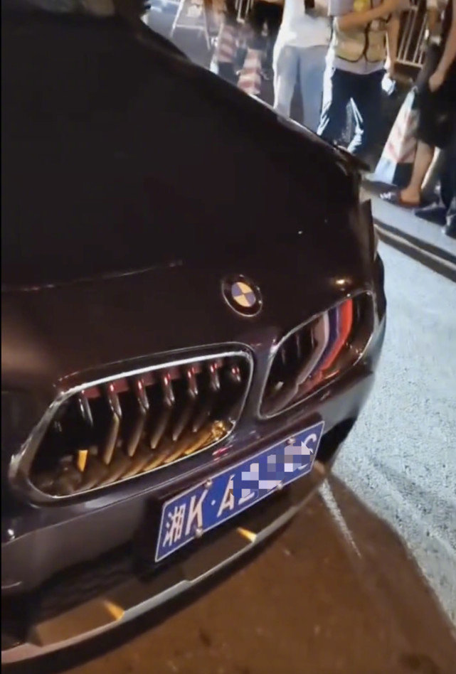 娄底警方通报撞人拖行事件!律师:若明知撞人涉故意杀人罪休闲区蓝鸢梦想 - Www.slyday.coM 娄底警方通报撞人拖行事件!律师:若明知撞人涉故意杀人罪休闲区蓝鸢梦想 - Www.slyday.coM