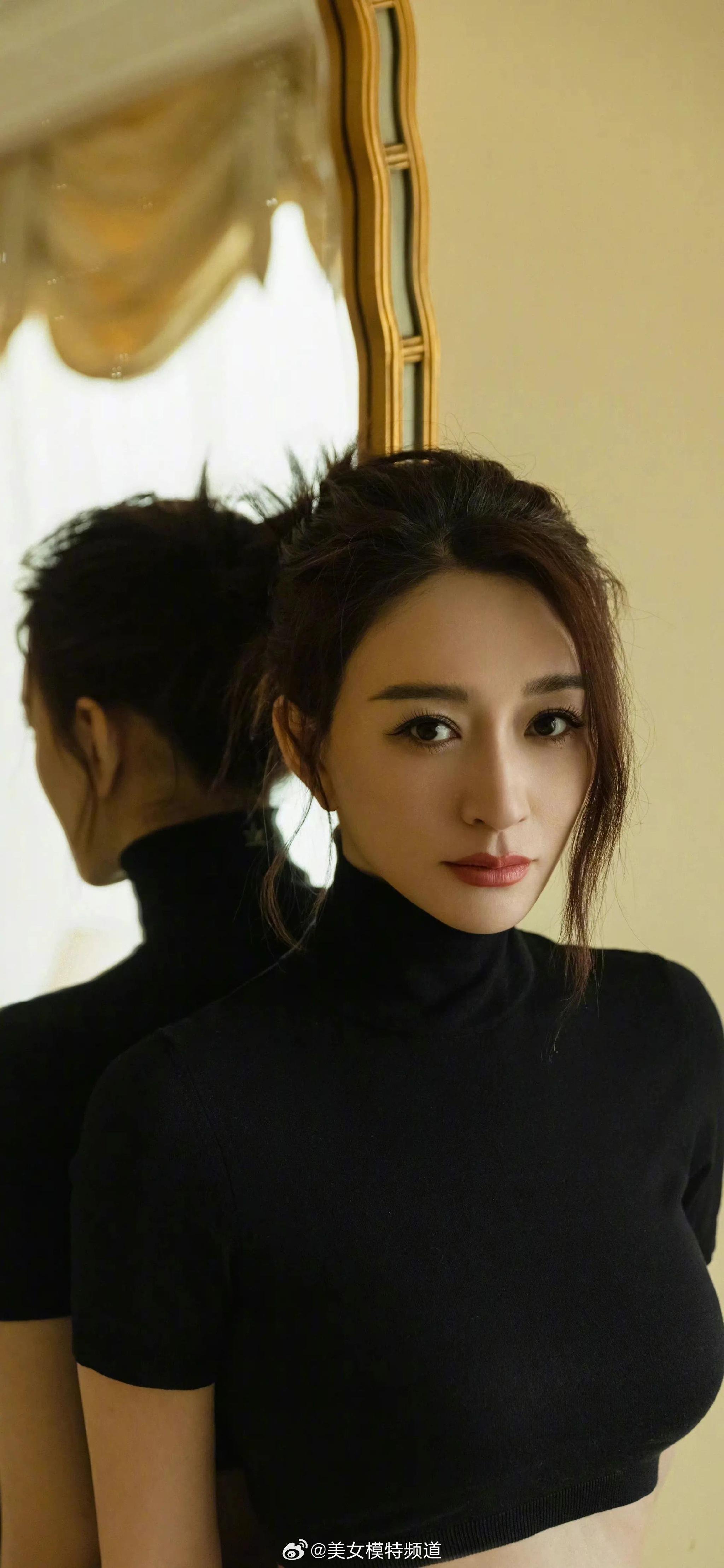 李小冉精致而优雅