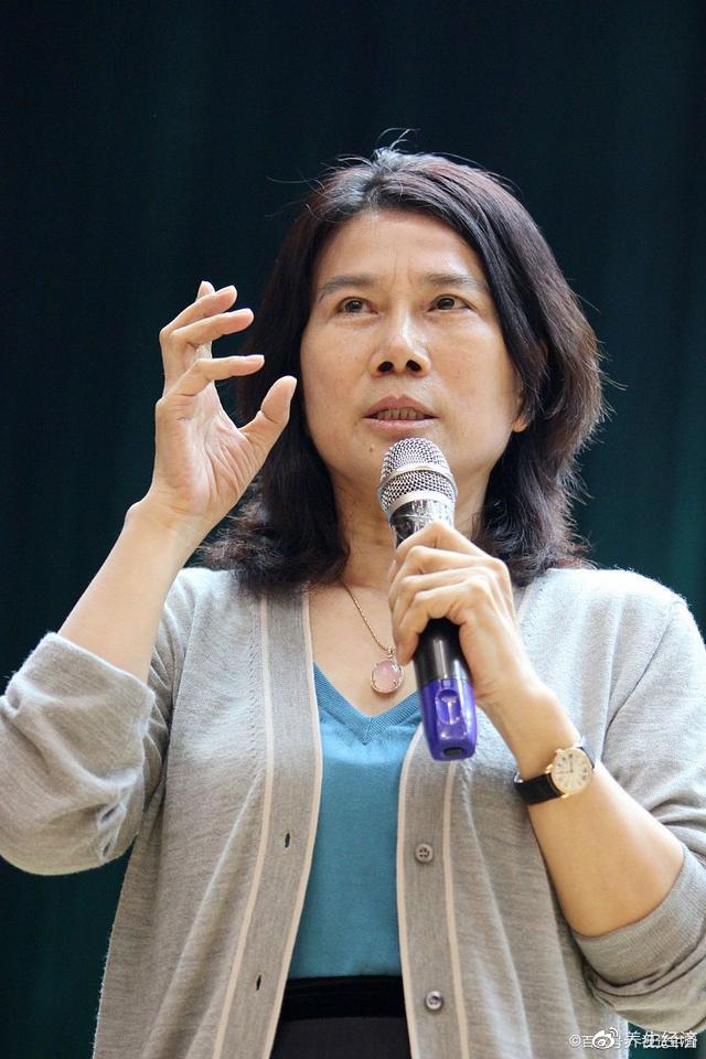 董明珠：大学生去打螺钉没什么不可以，聪明人就应该走基层