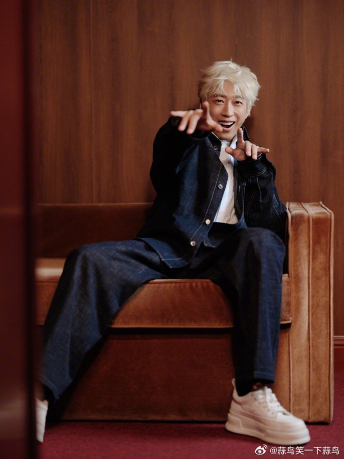 于正48岁生日晒金发造型庆生