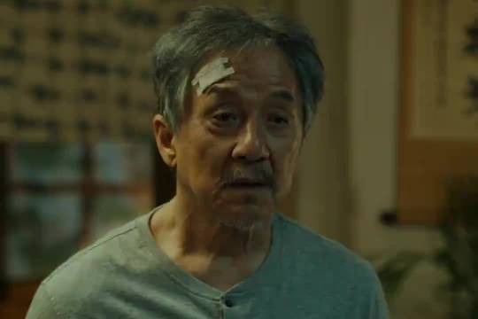 患老年痴呆的独居老人，却被一群邻居用爱治愈孤独