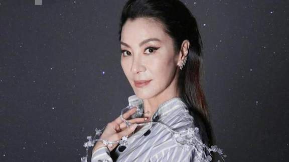 获总统勋章刚1年，63岁杨紫琼再传喜讯，可令人担心的事情出现了