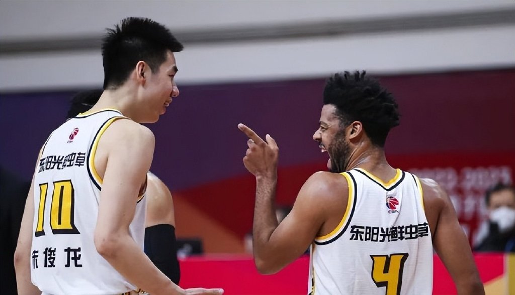 原创（湖人重新签约库克）湖人队库克为什么不上场，(图5)