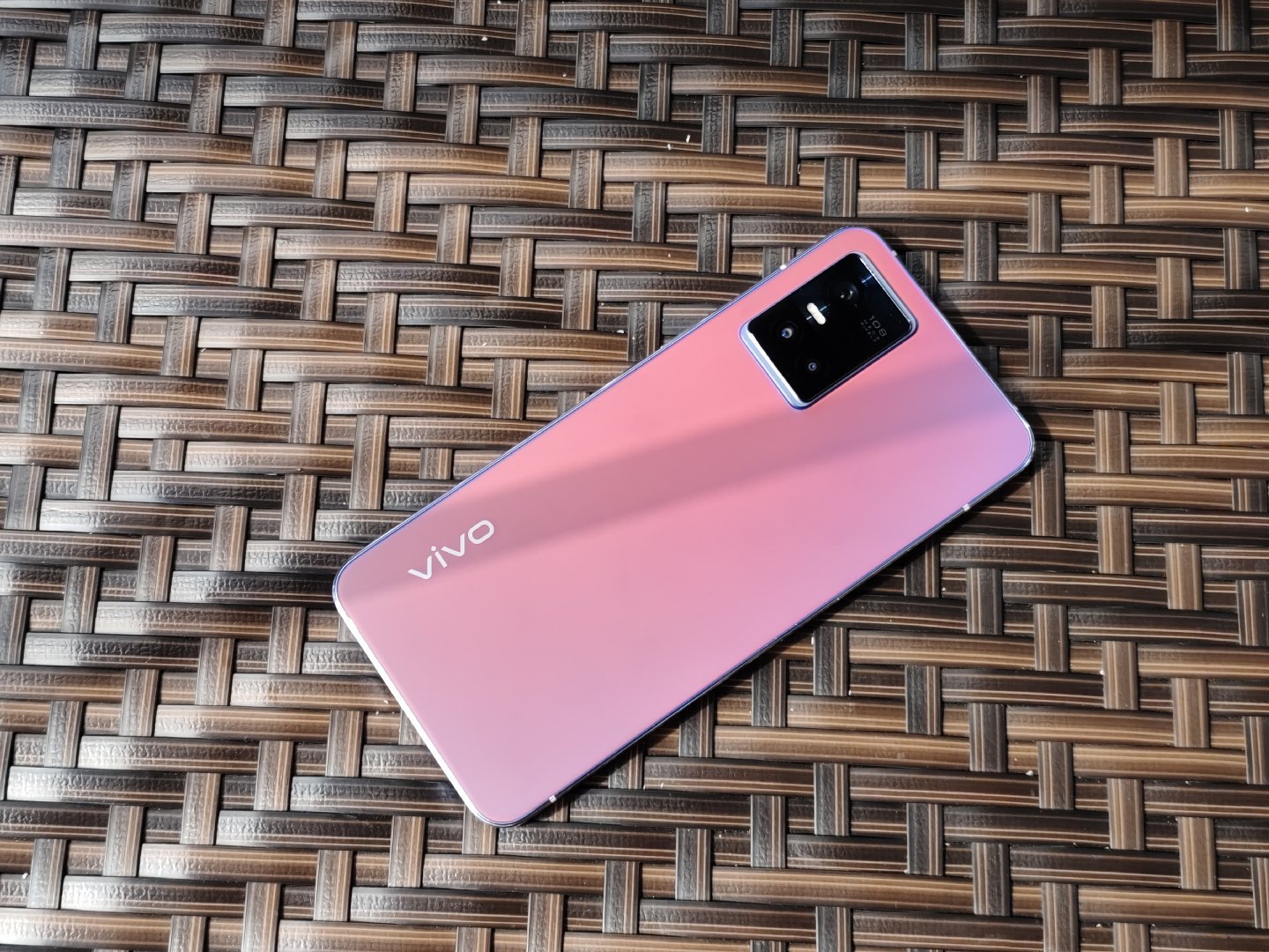 vivos10pro手机,vivo手机s1pro vivos10pro这个外观我就很喜欢不沾指纹