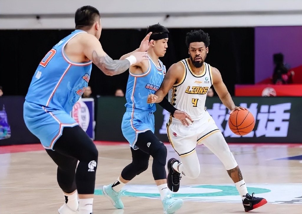 原创（湖人重新签约库克）湖人队库克为什么不上场，(图3)