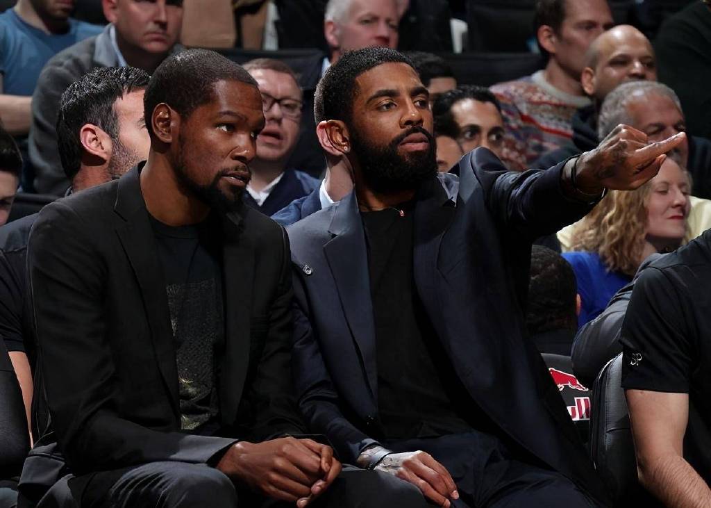 浓眉与欧文的巅峰对决谁将主宰赛场风云