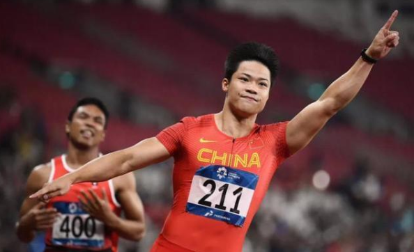 "中国飞人"苏炳添,最好纪录与博尔特仅差0.33秒,实际差多少米