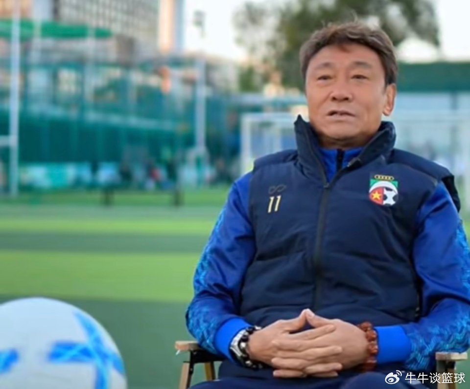 中国球员30年前月薪1000元！嫌少？当时城镇职工年收入4500