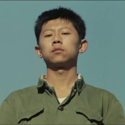 “那时候好像永远是夏天”“太阳总是有空出来伴随着我们”