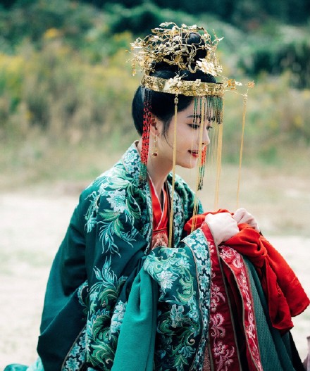 女明星古装令人惊艳的绿色婚服嫁衣造型你的心属于谁