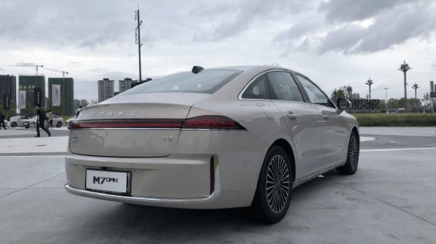 荣威M7 DMH正式上市 8.58万元起售打造10万级插混中大型轿车新标杆