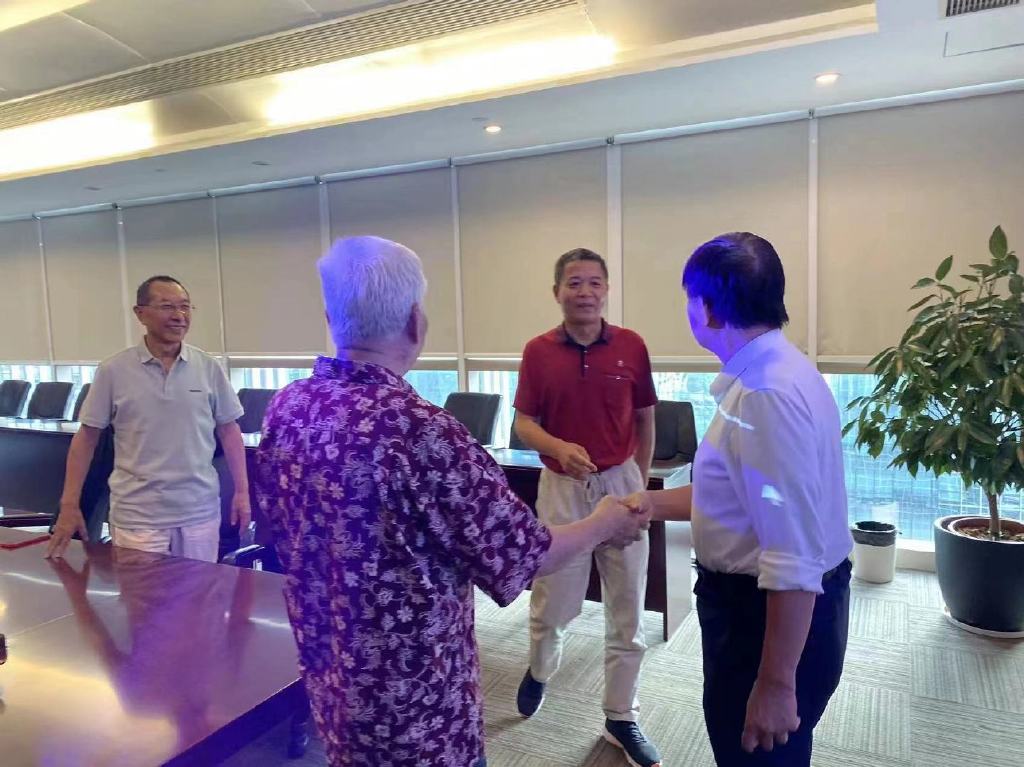 当代客观化“中国梦”形态缩影唤起“劳动者大军”凝视的概念