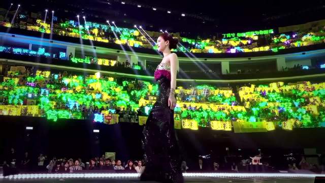 27岁，璀璨耀眼，有请年度影响力艺人