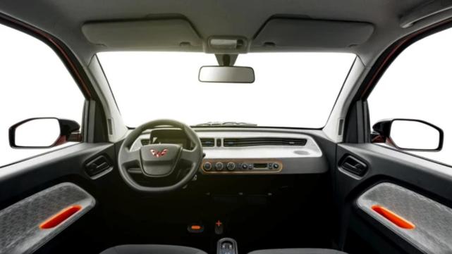 代步小车的对决,欧拉黑猫和宏光MINI EV谁的性价比更高