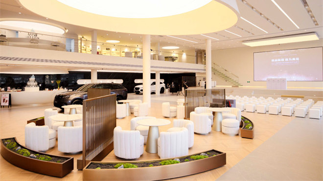 当车企学会“医美”思维：捷豹路虎，保养就得从养护焕新开始！