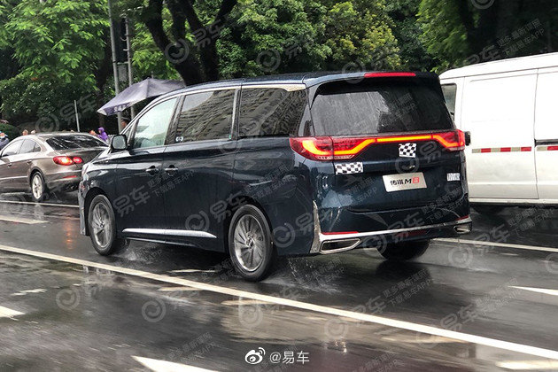 广汽传祺M8低伪装谍照 将于北京车展上市