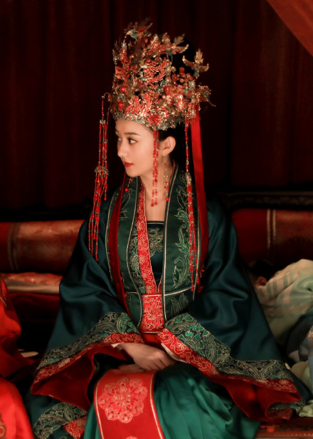 女明星古装令人惊艳的绿色婚服嫁衣造型你的心属于谁
