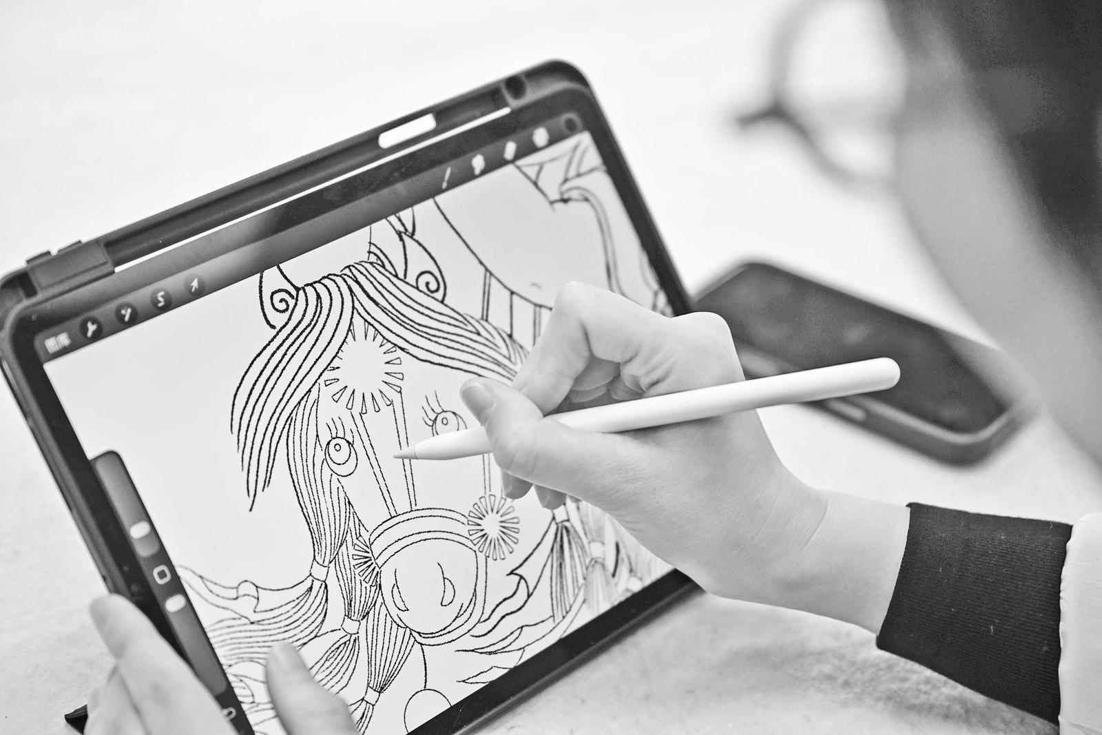 年画绘新意 马年展新姿