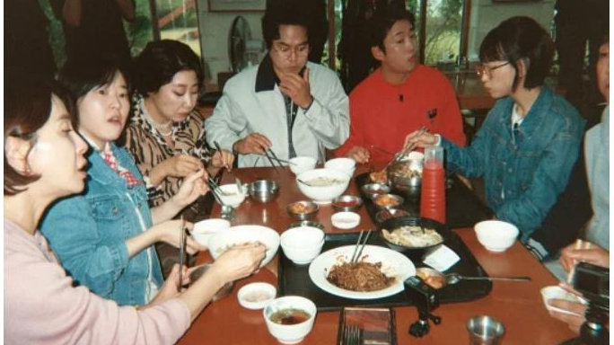 韩媒：柳俊烈缺席《请回答1988》十周年集体团建