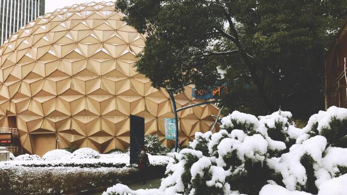 上海杂技团回应“女子头悬梁坐地铁” 无外籍演员休闲区蓝鸢梦想 - Www.slyday.coM 上海杂技团回应“女子头悬梁坐地铁” 无外籍演员休闲区蓝鸢梦想 - Www.slyday.coM