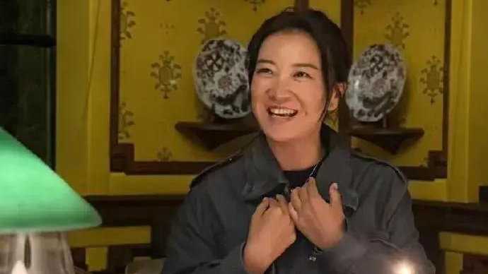 贾玲43岁庆生照曝光，本人超瘦引热议，瘦身争议下的蜕变与新征途