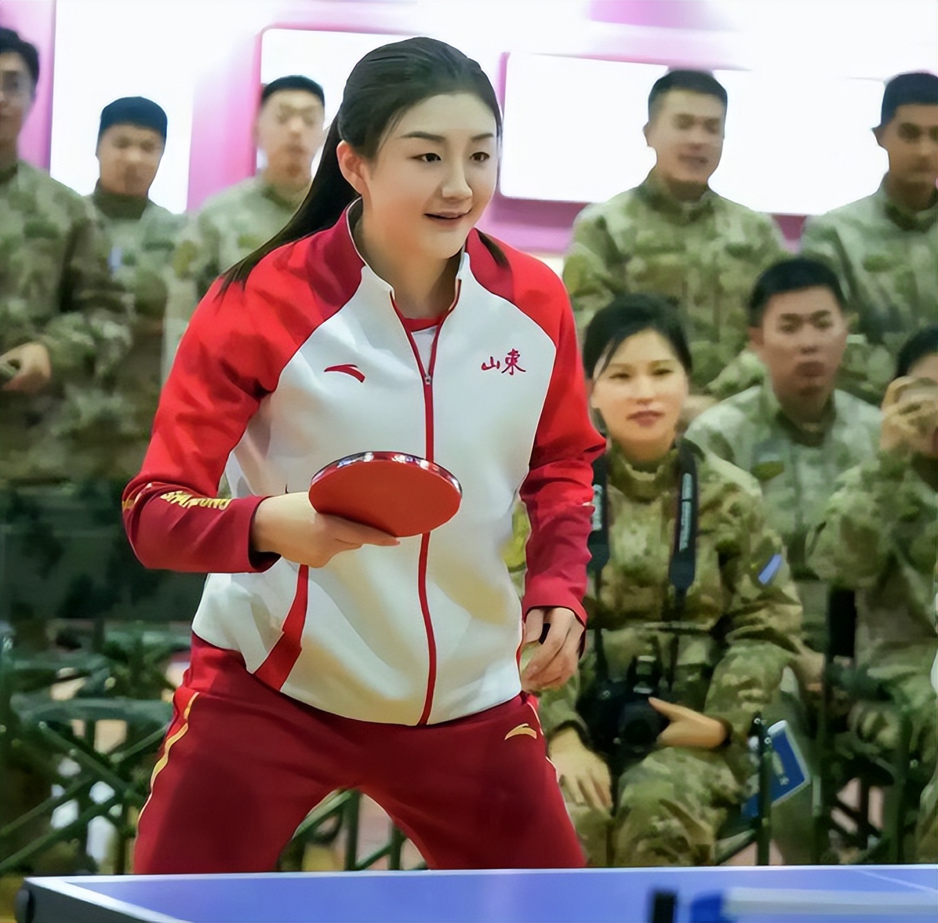 樊振东奥运资格悬念待解 陈梦军营切磋球技引热议 国乒包揽年度大奖