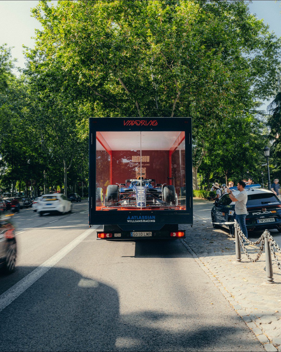 在马德里街头的威廉姆斯F1赛车️