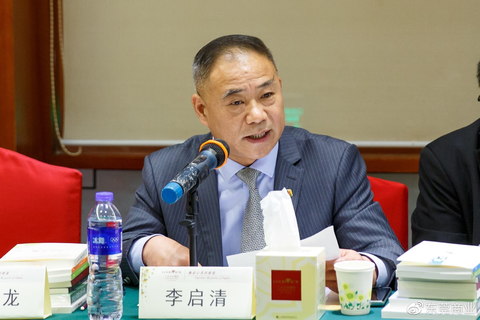 惊人动态：晚上一个人正能量你知道吗，独处充电秘籍与实际效果分享