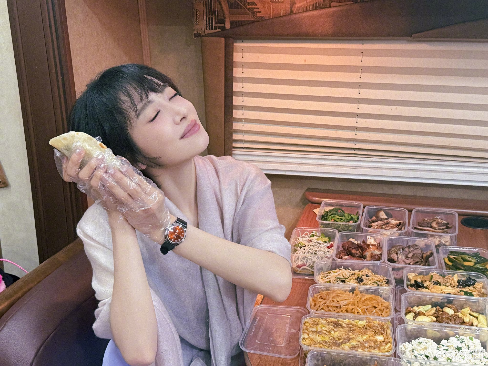 宋茜立春私服手表引热议