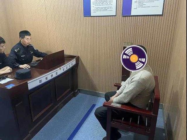 无语,杭州一男子酒后大闹洗浴中心,民警到时瞬间装傻休闲区蓝鸢梦想 - Www.slyday.coM 无语,杭州一男子酒后大闹洗浴中心,民警到时瞬间装傻休闲区蓝鸢梦想 - Www.slyday.coM