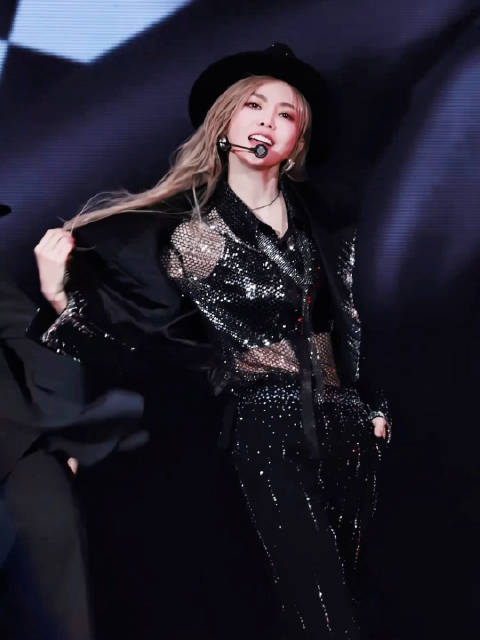 于文文拾光巡回演唱会成都站《查理查理》