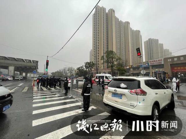 杭州新增1例新冠肺炎确诊病例,小时新闻现场直击:5400份物资即将送达御景蓝湾小区休闲区蓝鸢梦想 - Www.slyday.coM 杭州新增1例新冠肺炎确诊病例,小时新闻现场直击:5400份物资即将送达御景蓝湾小区休闲区蓝鸢梦想 - Www.slyday.coM