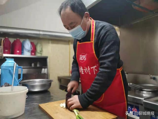 今年过年不回家!聊城香江大市场200余家外省商户选择就地过年休闲区蓝鸢梦想 - Www.slyday.coM 今年过年不回家!聊城香江大市场200余家外省商户选择就地过年休闲区蓝鸢梦想 - Www.slyday.coM