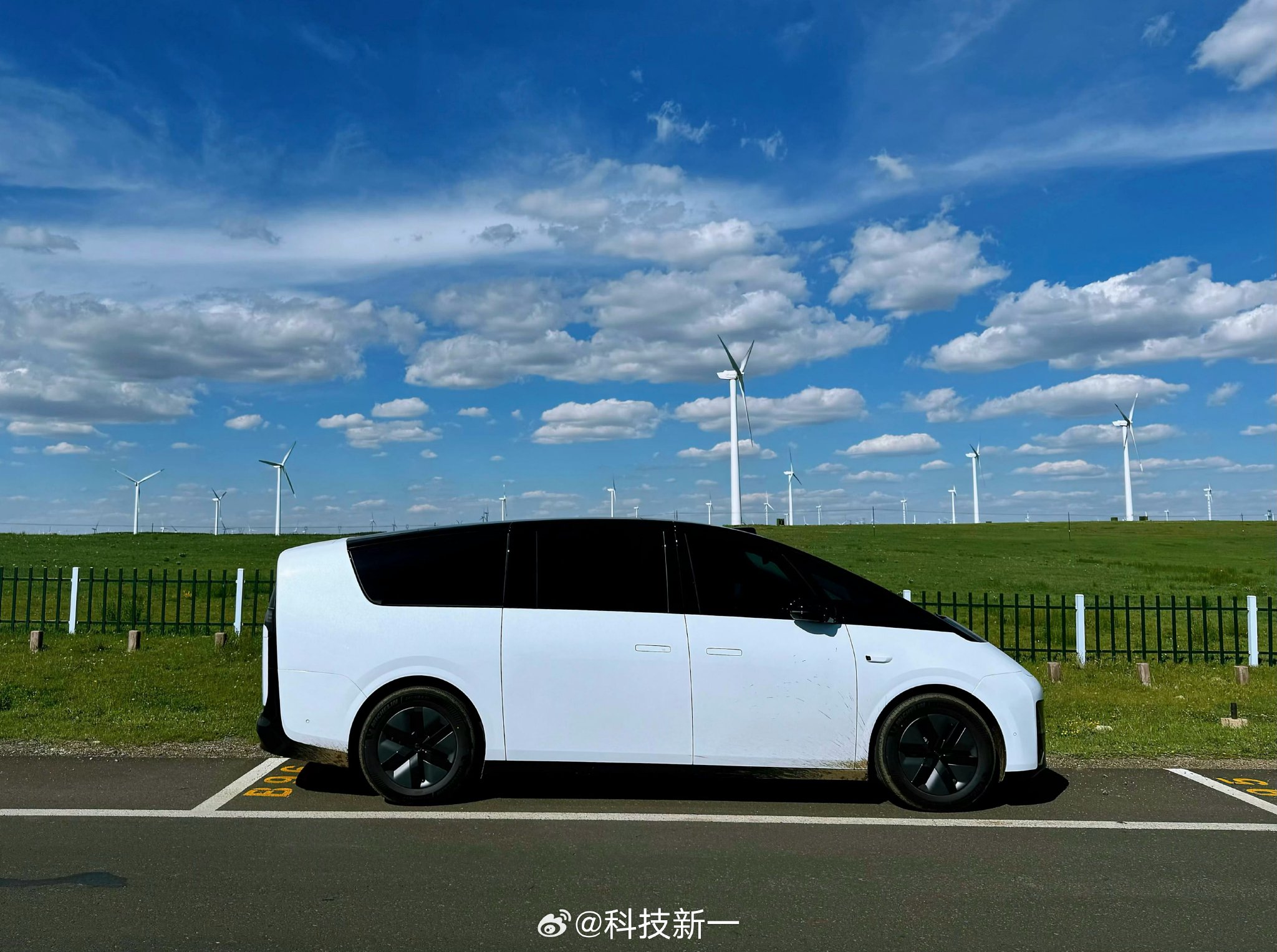 我最近一直在思考一个问题：如果当初理想MEGA没在网上被黑…