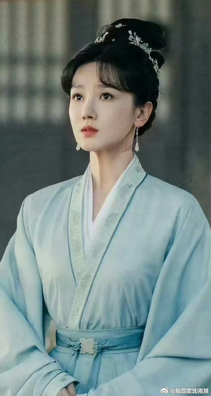 陈小纭这一次饰演的镇北王妃真的实在是太拽…