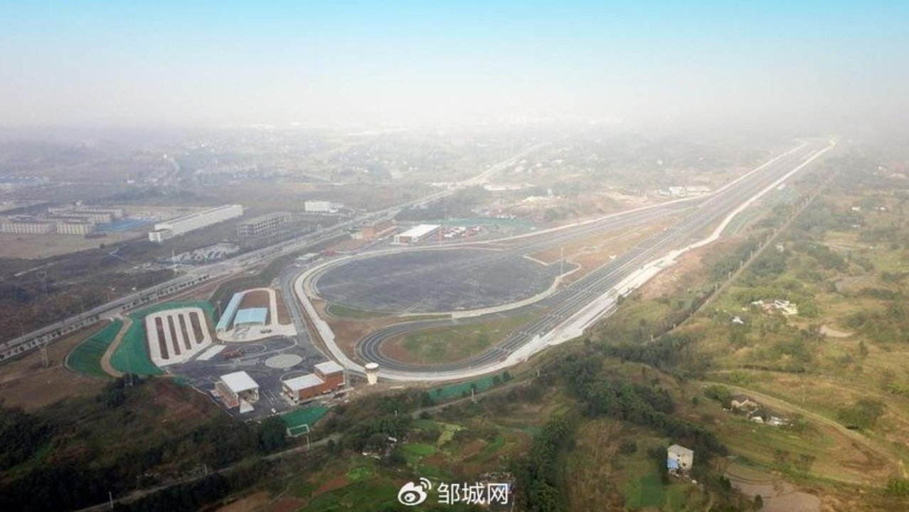 别忽视第三排防护！全尺寸混动 SUV 安全选购要点