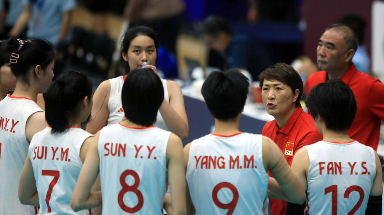 中国女排国少再换帅，52岁女帅离任，郎平助手接替，多位新人入选