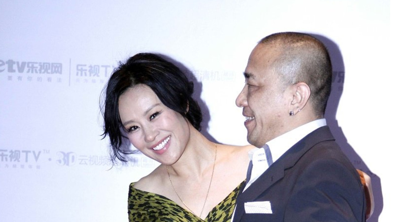 邬君梅30年跨国婚姻：从″秃头导演″到灵魂伴侣的蜕变之路